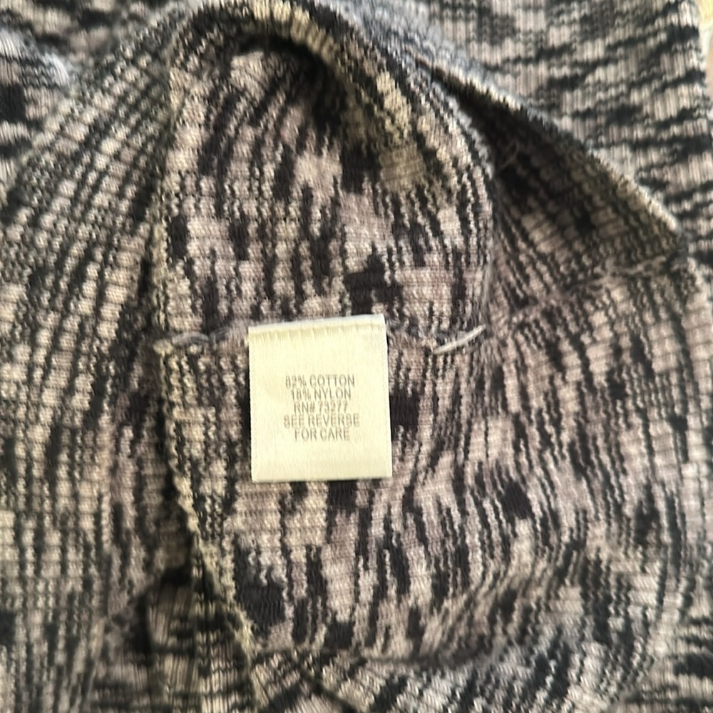 Nine West v neck sweater size small - Picture 7 of 7